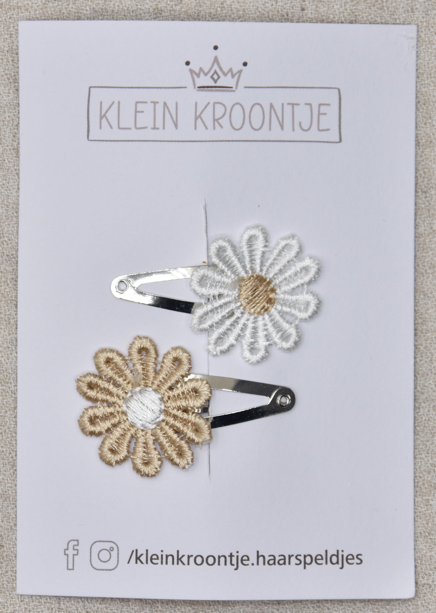 Speldje Madelief - Beige en wit