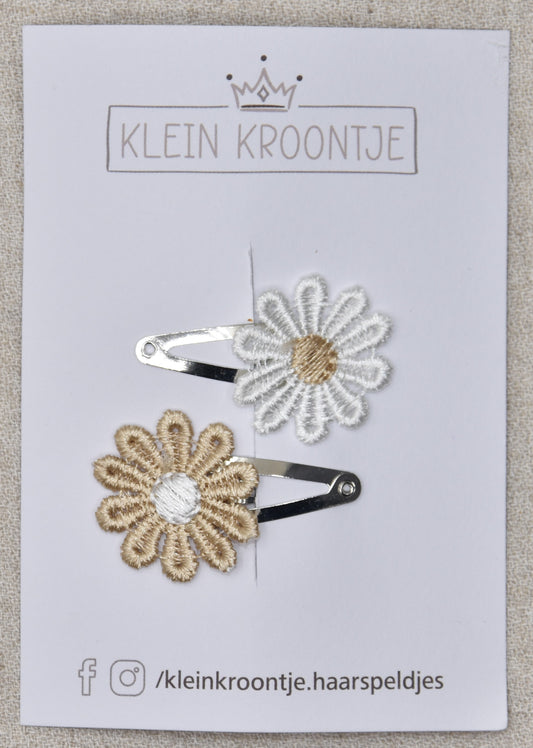 Speldje Madelief - Beige en wit