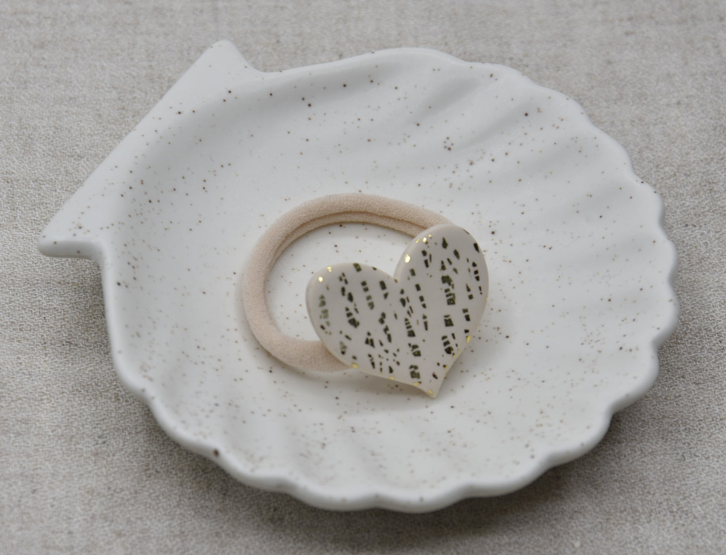 Haarelastiek - hartje wit/goud groot